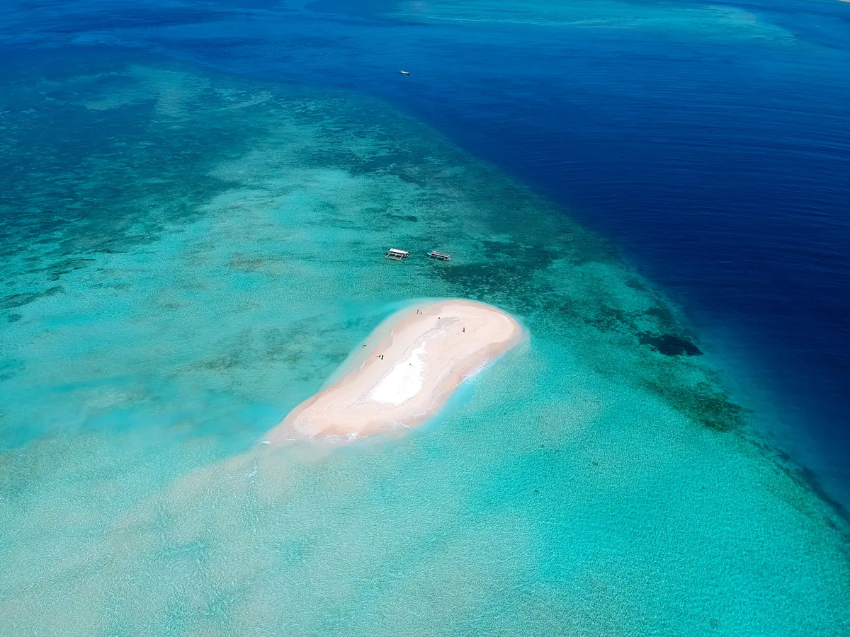 Drone foto van Gili kondo terwijl op een dagtrip met kinderen