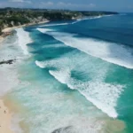 Easy waves, ideal for beginner surf lessons for kids in Bali