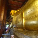 Visiting a temple in Chang Mai with kids