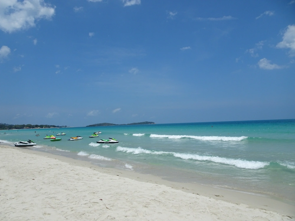 Enjoying Chaweng beach in Koh Samui